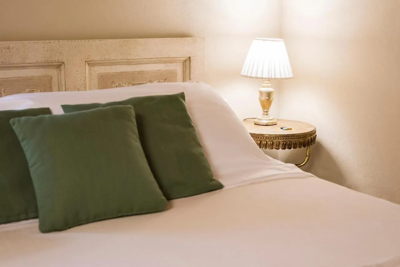 B&B Dimora Santa Margherita - Relais Di Charme 신기아노